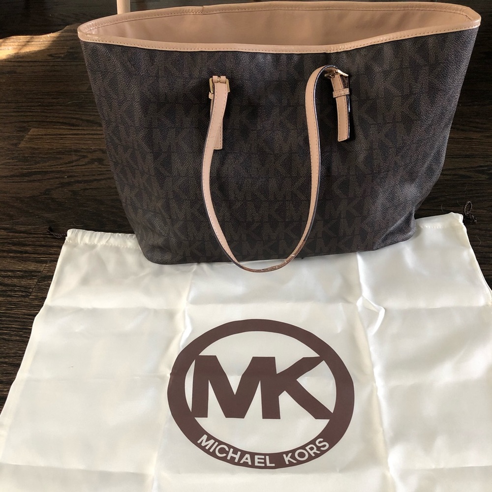 Michael Kors Jet Set Tote Bag